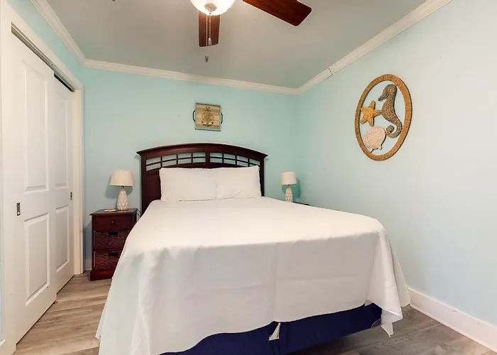 The Castaways Apartment *